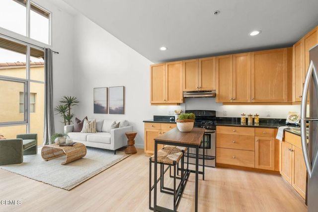 285 N Ventura Avenue 6, Ventura, CA 93001
