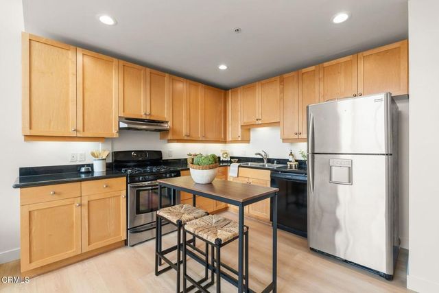 285 N Ventura Avenue 6, Ventura, CA 93001