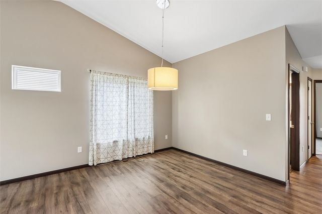 3000 Sunflower Street, Ely, IA 52227