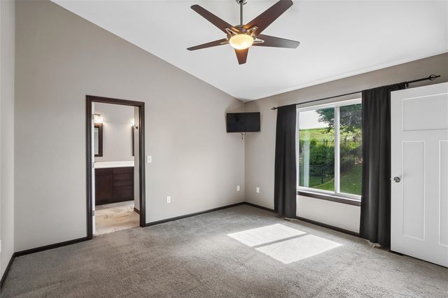 3000 Sunflower Street, Ely, IA 52227
