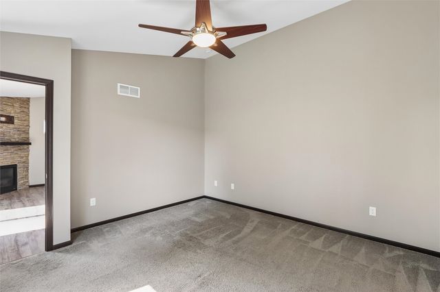 3000 Sunflower Street, Ely, IA 52227