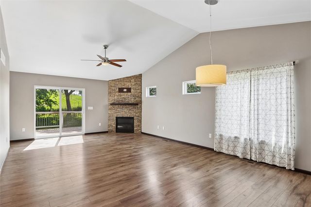 3000 Sunflower Street, Ely, IA 52227