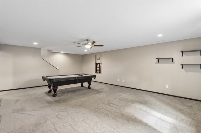 3000 Sunflower Street, Ely, IA 52227