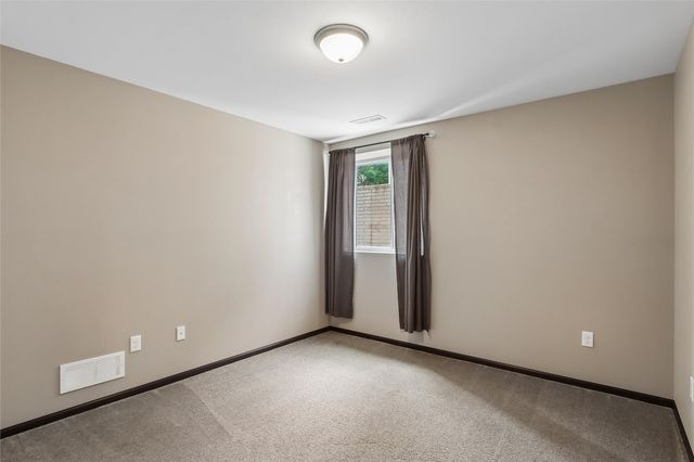 3000 Sunflower Street, Ely, IA 52227