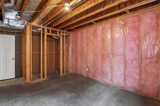 3000 Sunflower Street, Ely, IA 52227