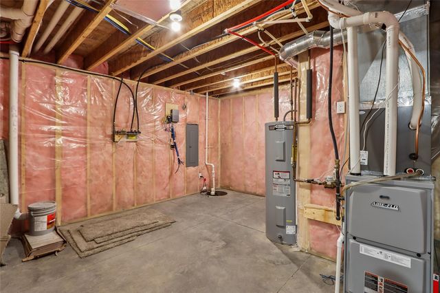 3000 Sunflower Street, Ely, IA 52227