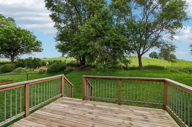 3000 Sunflower Street, Ely, IA 52227