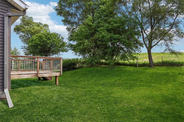 3000 Sunflower Street, Ely, IA 52227