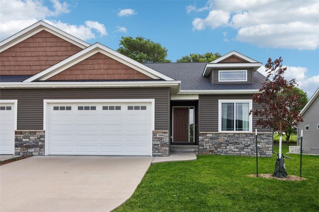 3000 Sunflower Street, Ely, IA 52227
