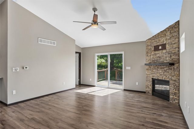 3000 Sunflower Street, Ely, IA 52227