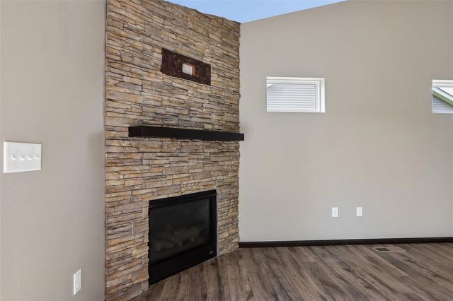 3000 Sunflower Street, Ely, IA 52227