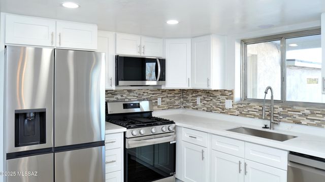 3150 W Camino Del Saguaro, Tucson, AZ 85745