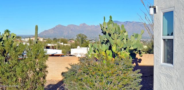 3150 W Camino Del Saguaro, Tucson, AZ 85745