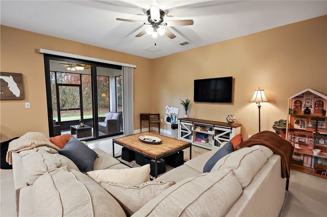 1649 Willows Square, Vero Beach, FL 32966