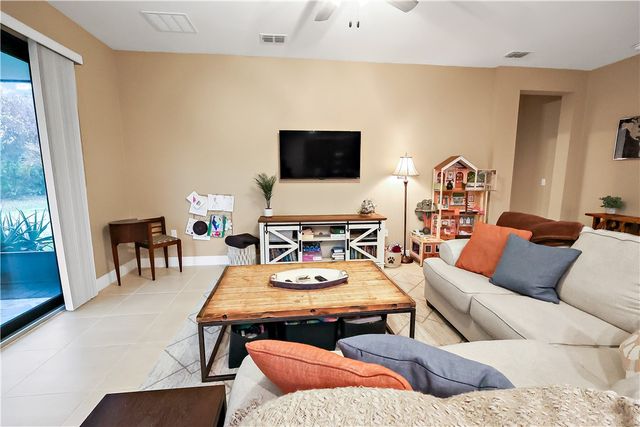 1649 Willows Square, Vero Beach, FL 32966