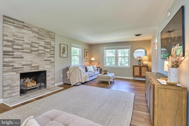 12012 WAYLAND ST, Oakton, VA 22124