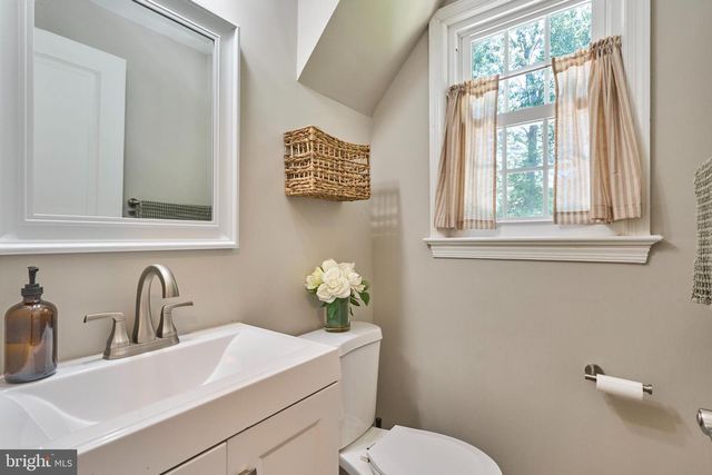 12012 WAYLAND ST, Oakton, VA 22124