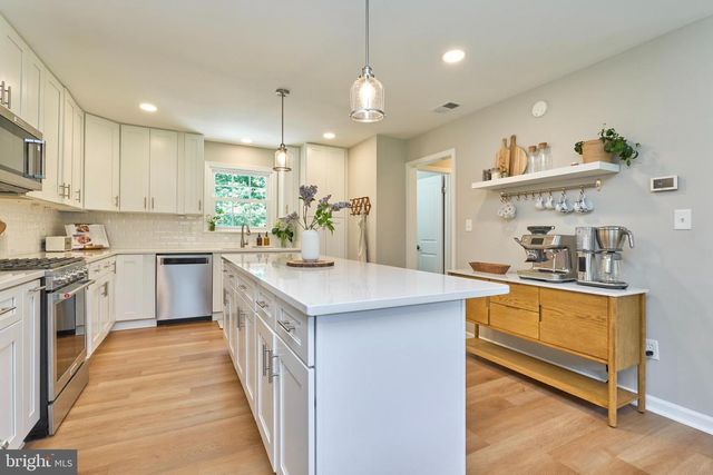 12012 WAYLAND ST, Oakton, VA 22124