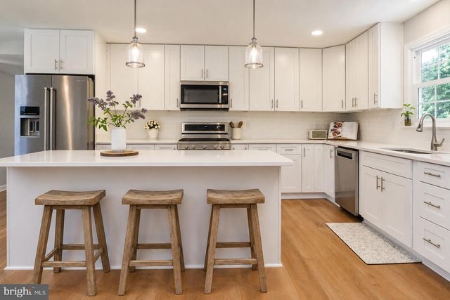 12012 WAYLAND ST, Oakton, VA 22124