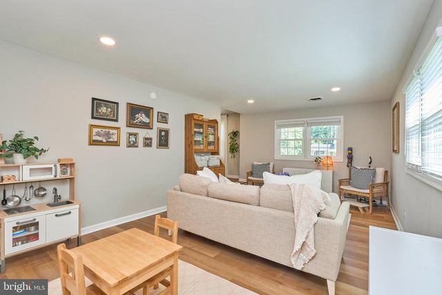 12012 WAYLAND ST, Oakton, VA 22124