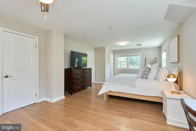 12012 WAYLAND ST, Oakton, VA 22124