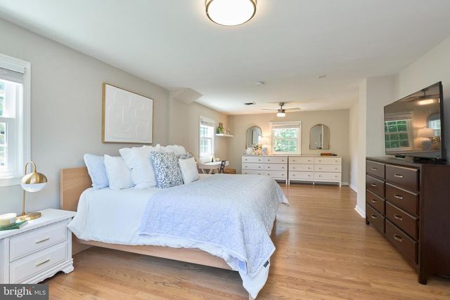 12012 WAYLAND ST, Oakton, VA 22124