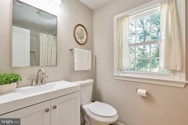 12012 WAYLAND ST, Oakton, VA 22124