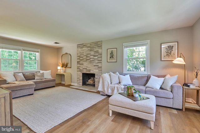 12012 WAYLAND ST, Oakton, VA 22124