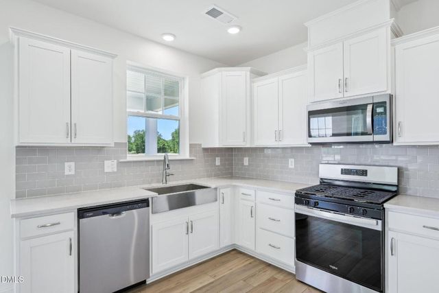 1517 Briar Brook Lane, Zebulon, NC 27597