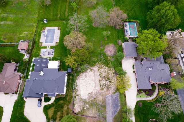 7725 S Drew Avenue, Burr Ridge, IL 60527