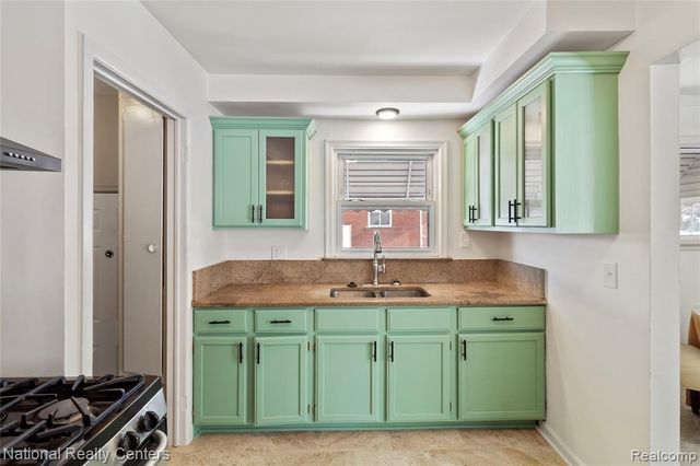 29942 Avondale Street, Inkster, MI 48141