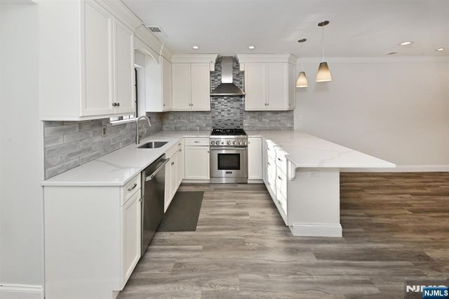 708 Thoreau Court, Mahwah, NJ 07430