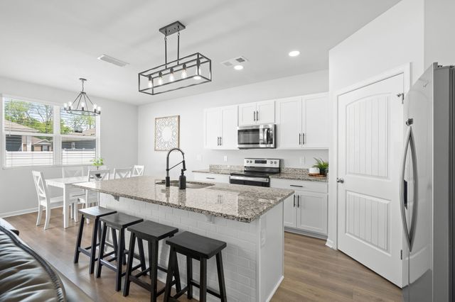 207 River Forest Dr, Chapel Hill, TN 37034