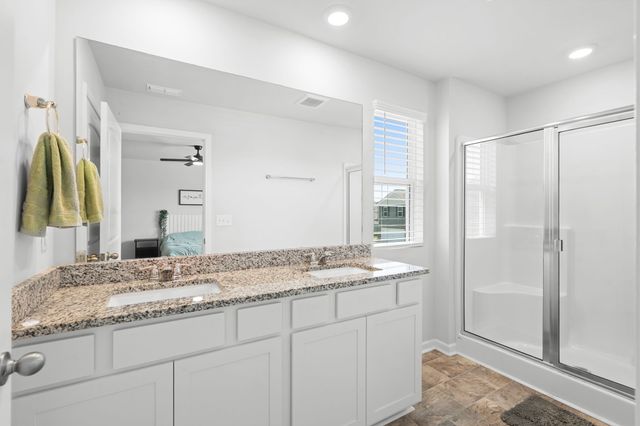 207 River Forest Dr, Chapel Hill, TN 37034