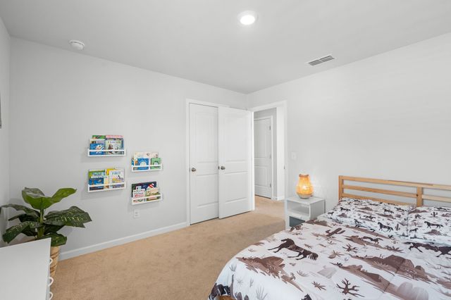207 River Forest Dr, Chapel Hill, TN 37034