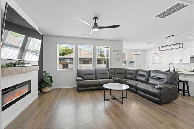 207 River Forest Dr, Chapel Hill, TN 37034