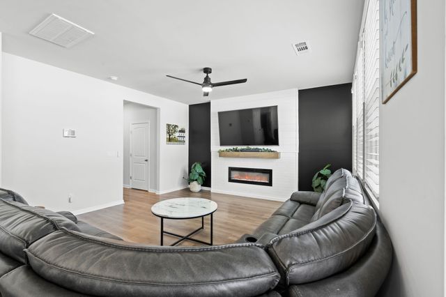 207 River Forest Dr, Chapel Hill, TN 37034