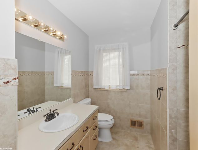 39328 Rivercrest Avenue, Harrison Twp, MI 48045