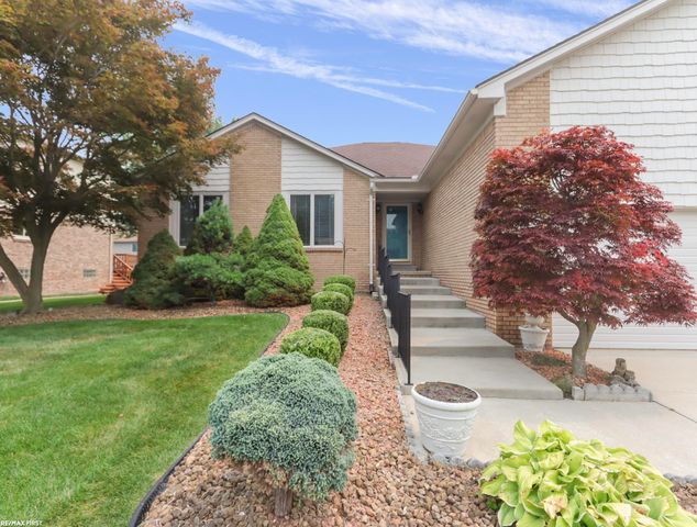 39328 Rivercrest Avenue, Harrison Twp, MI 48045