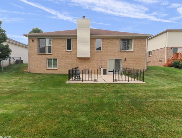 39328 Rivercrest Avenue, Harrison Twp, MI 48045