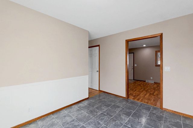 2752 S Bennett Ave, Wichita, KS 67217