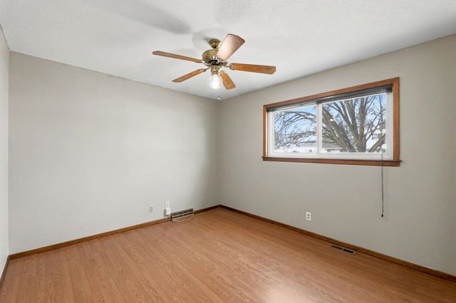 2752 S Bennett Ave, Wichita, KS 67217