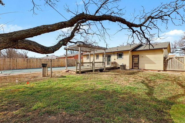 2752 S Bennett Ave, Wichita, KS 67217