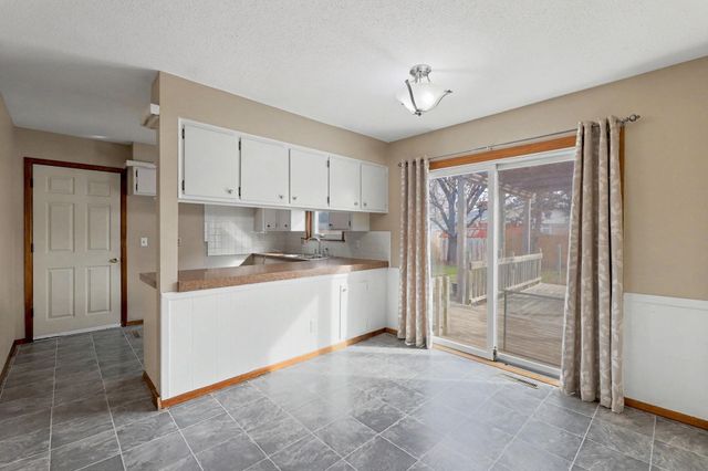 2752 S Bennett Ave, Wichita, KS 67217