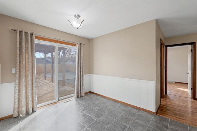 2752 S Bennett Ave, Wichita, KS 67217