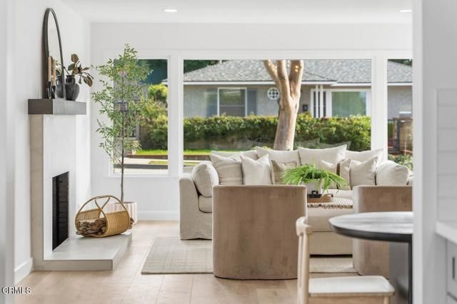 209 Dorothy Avenue, Ventura, CA 93003