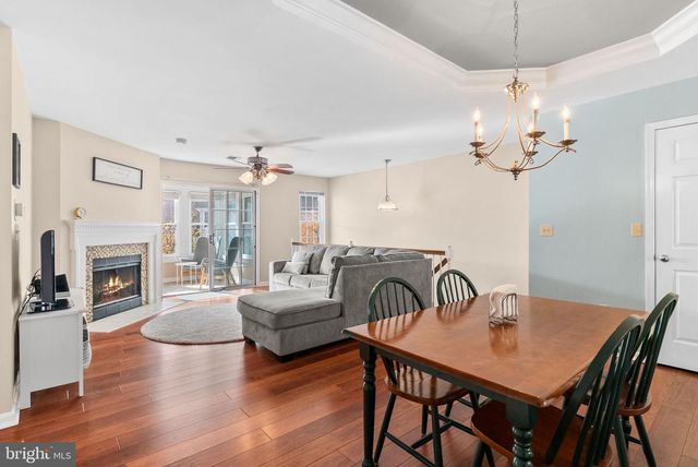 702 COUNTRY PLACE DR, Lancaster, PA 17601