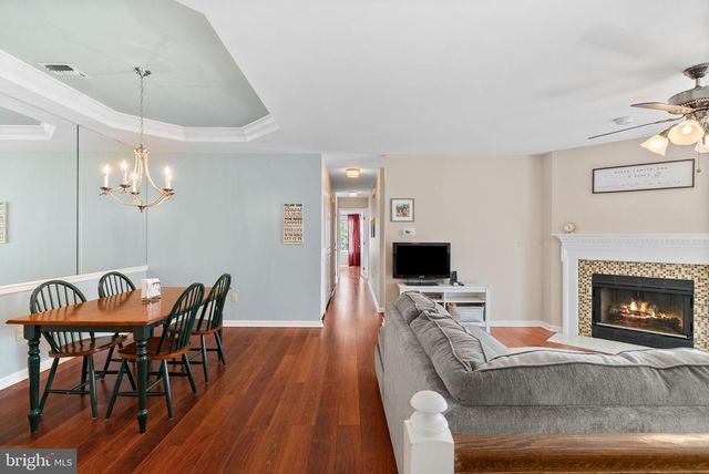 702 COUNTRY PLACE DR, Lancaster, PA 17601