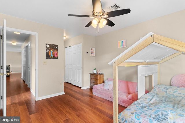 702 COUNTRY PLACE DR, Lancaster, PA 17601