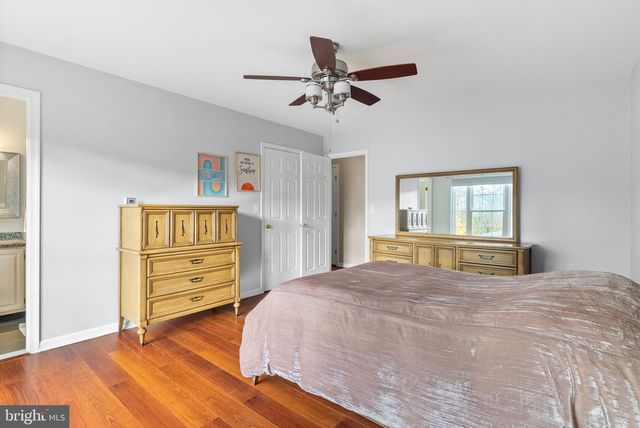 702 COUNTRY PLACE DR, Lancaster, PA 17601